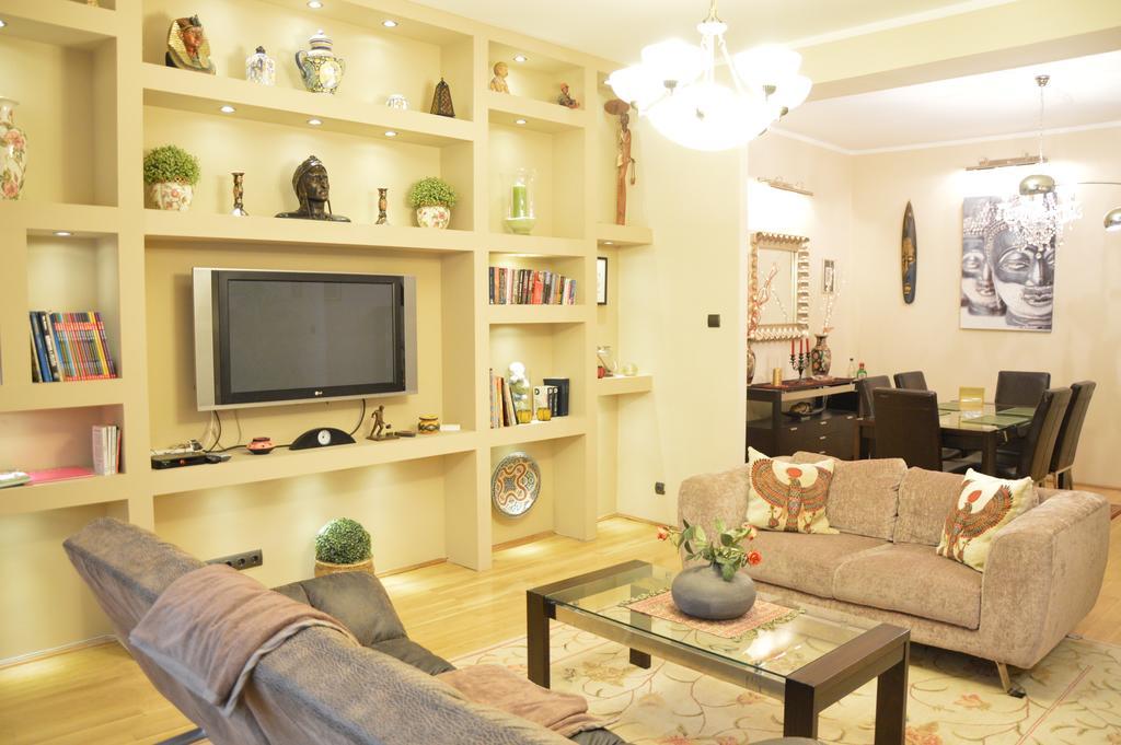 Classic Flat At Basilica Appartement Boedapest Buitenkant foto