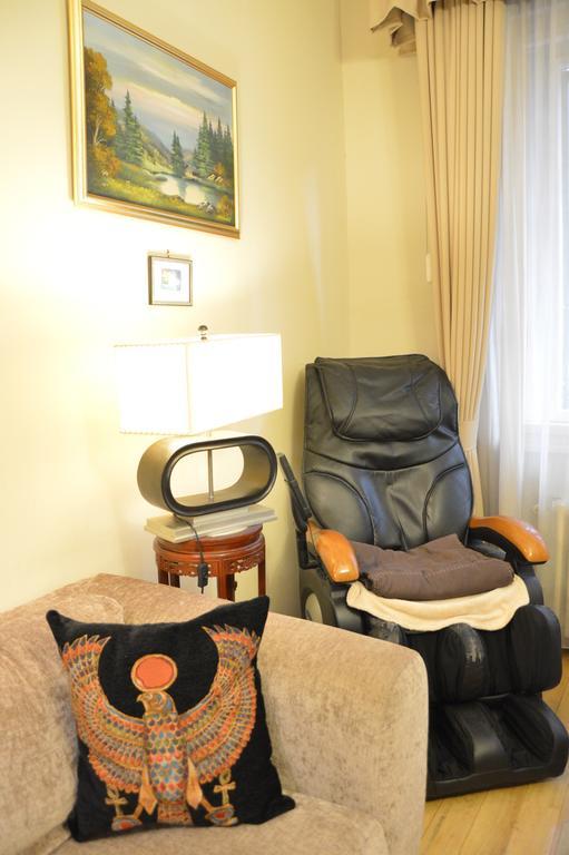 Classic Flat At Basilica Appartement Boedapest Buitenkant foto