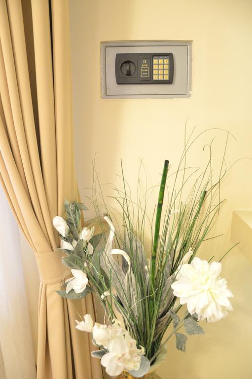 Classic Flat At Basilica Appartement Boedapest Buitenkant foto