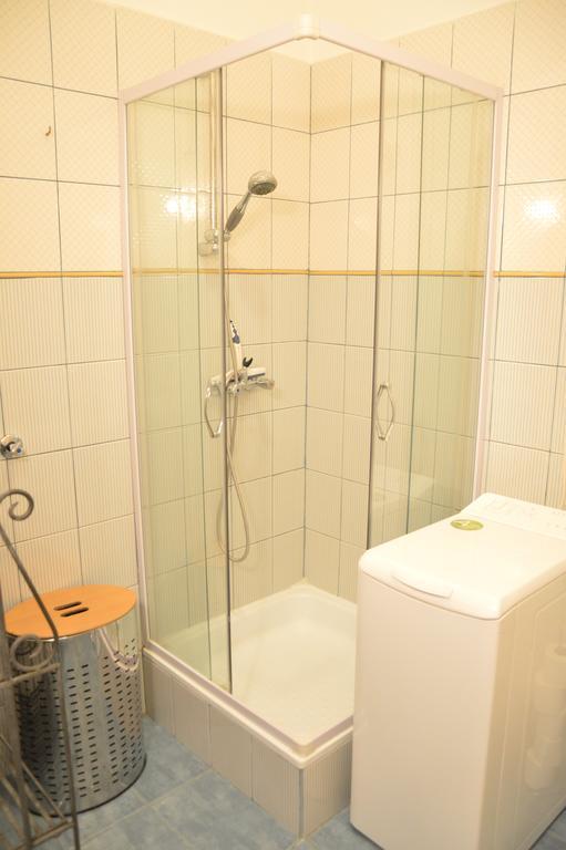 Classic Flat At Basilica Appartement Boedapest Buitenkant foto